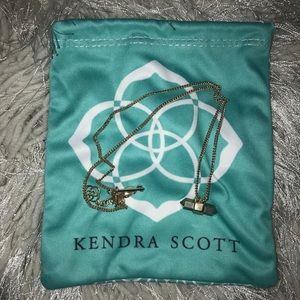 Kendra Scott necklace